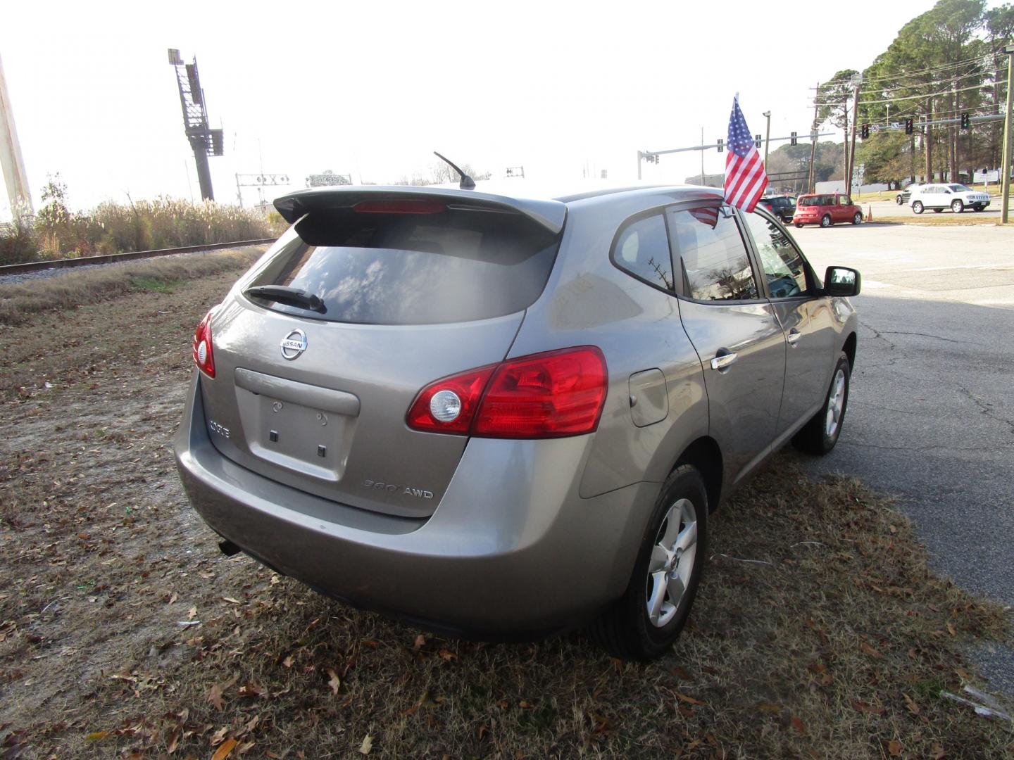 2010 Gray Nissan Rogue S AWD (JN8AS5MV6AW) with an 2.5L L4 DOHC 16V engine, CVT transmission, located at 2553 Airline Blvd, Portsmouth, VA, 23701, (757) 488-8331, 36.813889, -76.357597 - Down Payment: $799 Weekly Payment: $100 APR: 23.9% Repayment Terms: 42 Months ***CALL ELIZABETH SMITH - DIRECTOR OF MARKETING @ 757-488-8331 TO SCHEDULE YOUR APPOINTMENT TODAY AND GET PRE-APPROVED RIGHT OVER THE PHONE*** - Photo#7